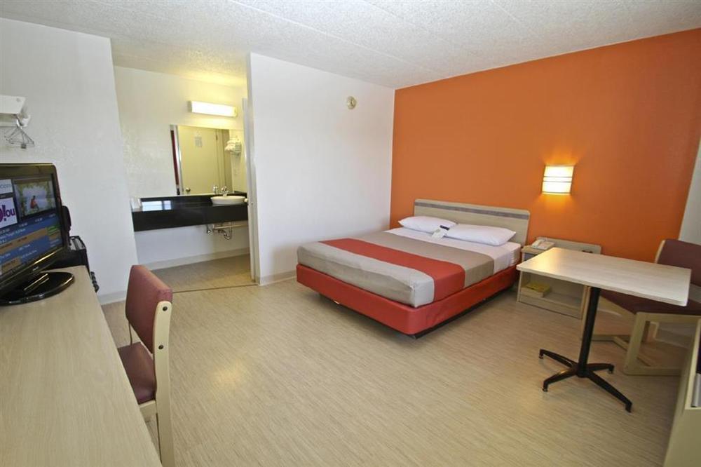 Motel 6 Chicago Southwest - Aurora Room photo